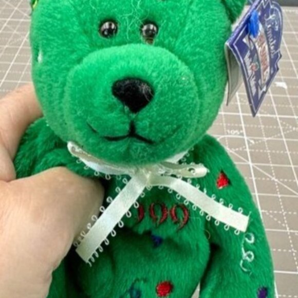 Limited Treasures Holiday Edition 1999 Green Collectible Bear Plush - Picture 5 of 9